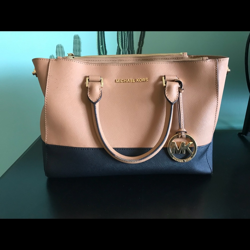 Authentic Michael Kors - Picture 3 of 3